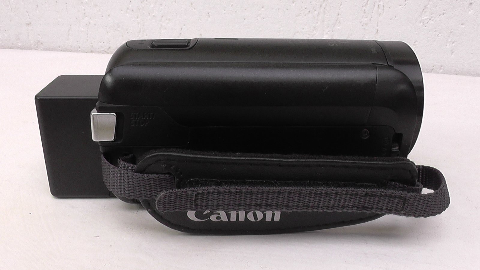 Filmadora canon hf-r800 de filmagem pequena e usada com grande poder a companheira ideal para o videomaker. - Imagem 11