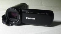 filmadora canon hf-r800 com tela frontal para selfies e vlogs perfeitos para seu dia a dia