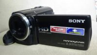 filmadora sony hdr-xr260 com entrada para microfone externo garante um áudio limpo em todas as gravações